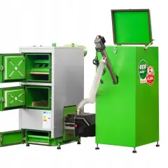 Nowoczesny kocioł co z podajnikiem, zielony, z otwartymi drzwiczkami, klasa 5, eco design.