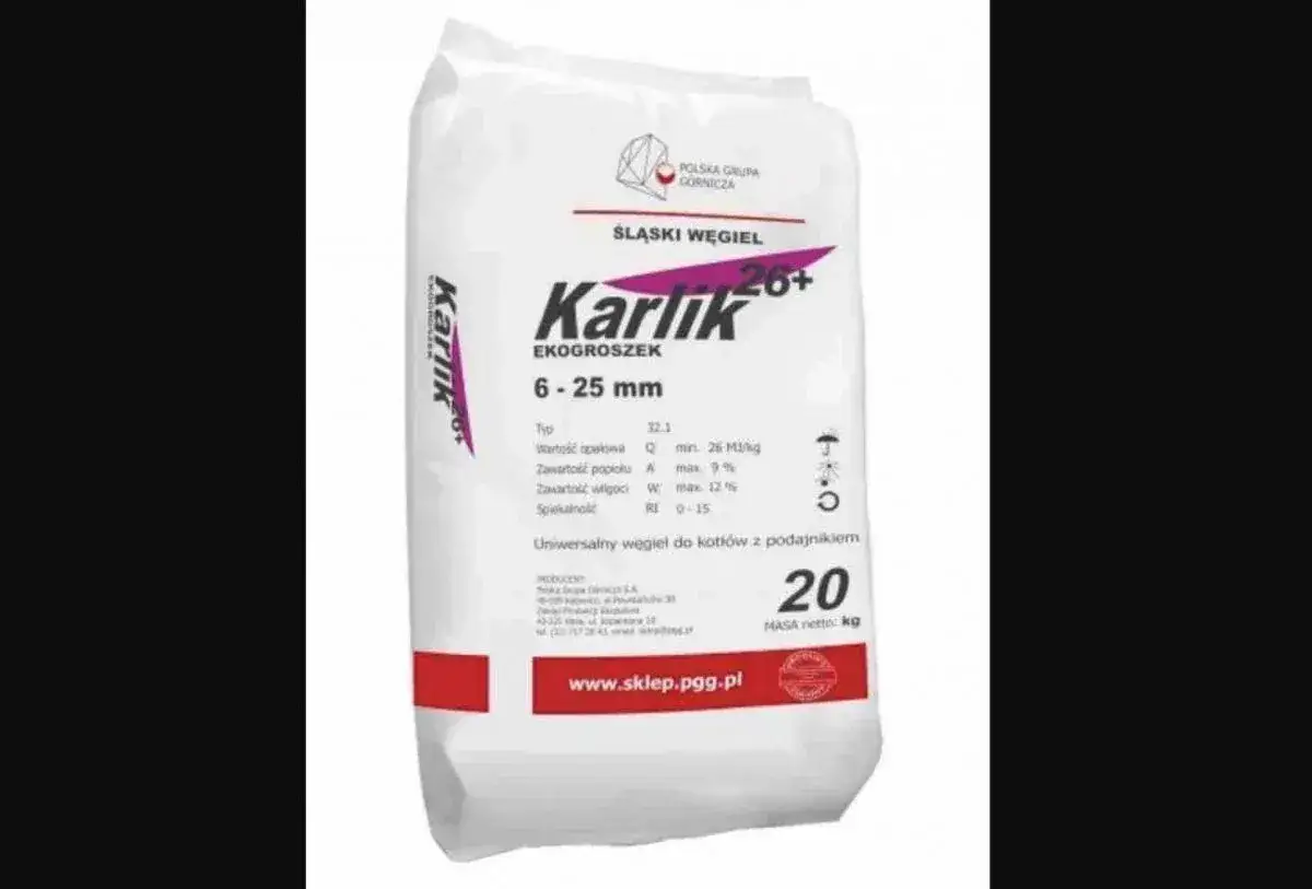 Worek ekogroszku Karlik 26+. Zastanawiasz się, który ekogroszek lepszy karlik czy pieklorz? Ten produkt to uniwersalny węgiel do kotłów z podajnikiem.